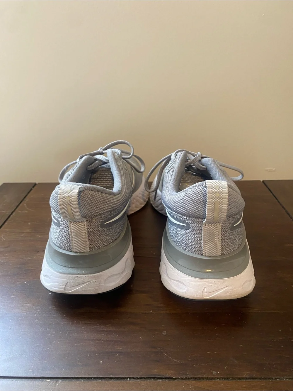 Light Gray Women’s Athletic Running Shoes